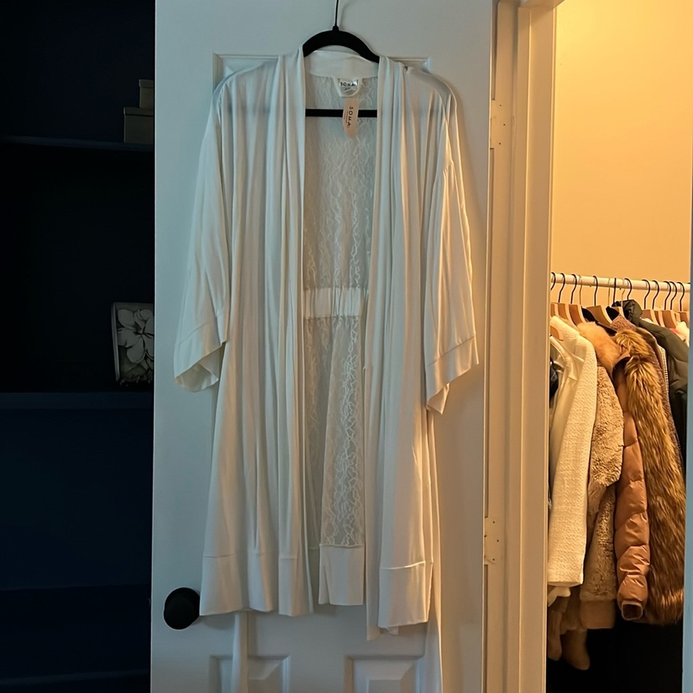 Brand new soma intimates robe with lace backing